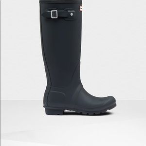 Hunter Women’s Original Tall Rainboots (Navy)